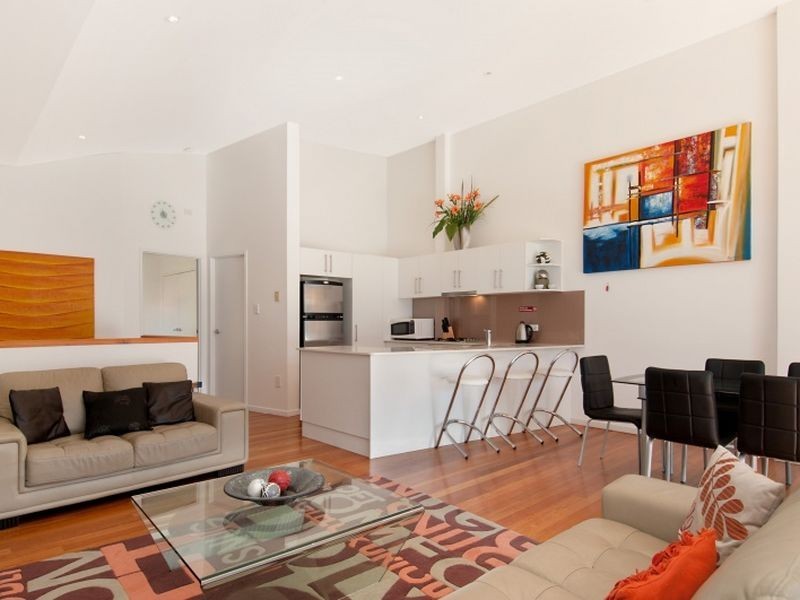 2/240 Terrigal Drive, Terrigal NSW 2260