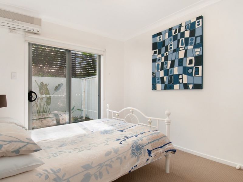 2/240 Terrigal Drive, Terrigal NSW 2260