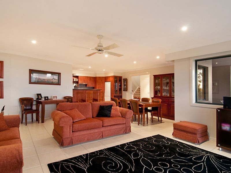 19 Fairscene Crescent, Avoca Beach NSW 2251