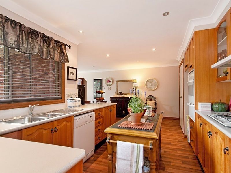 6 Pickering Close, Kincumber NSW 2251