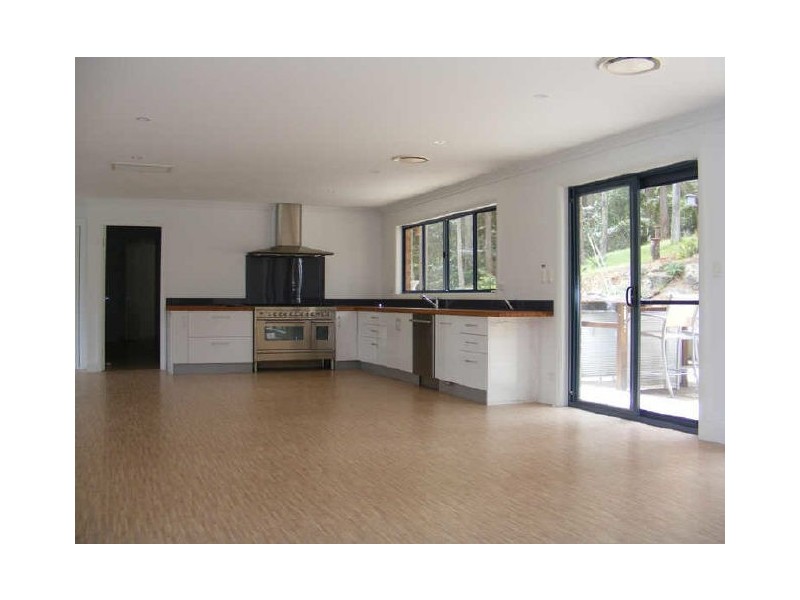 5 Parkers Rd, Kincumber NSW 2251