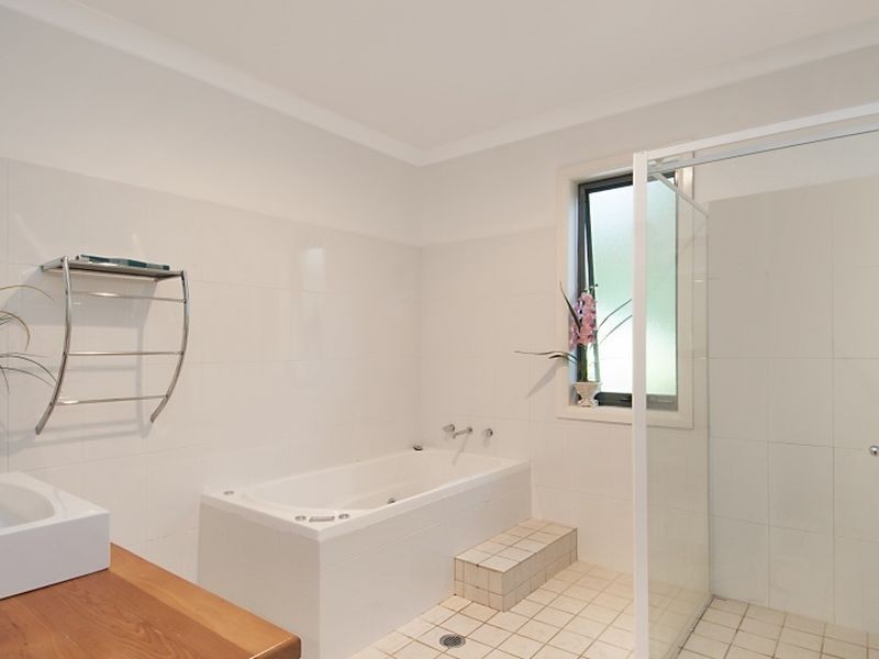 370 Avoca Drive, Avoca Beach NSW 2251