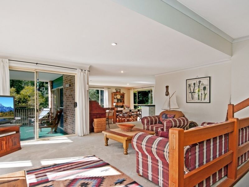 25 Walder Crescent, Avoca Beach NSW 2251