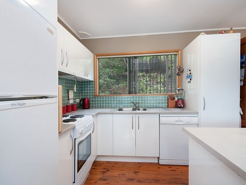 290 The Round Drive, Avoca Beach NSW 2251