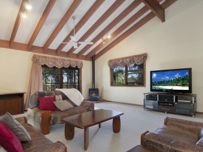13 Cabbage Tree Avenue, Avoca Beach NSW 2251