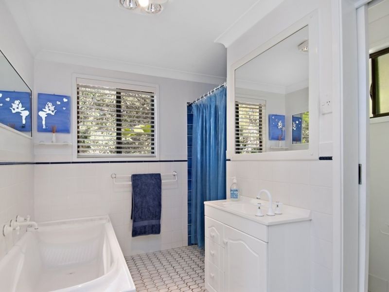 294 The Round Drive, Avoca Beach NSW 2251