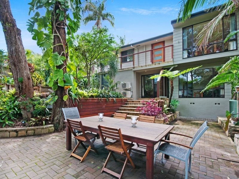 34 Cabbage Tree Ave, Avoca Beach NSW 2251