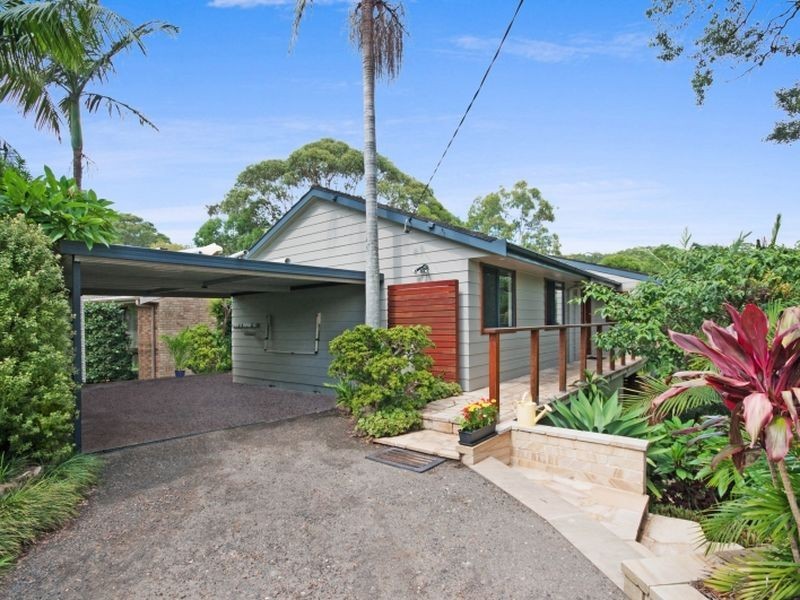 34 Cabbage Tree Ave, Avoca Beach NSW 2251