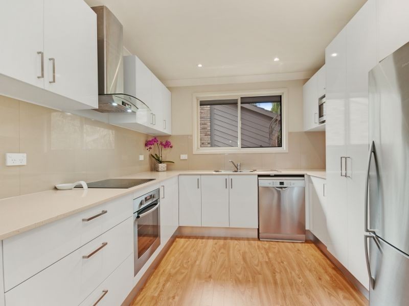 34 Cabbage Tree Ave, Avoca Beach NSW 2251