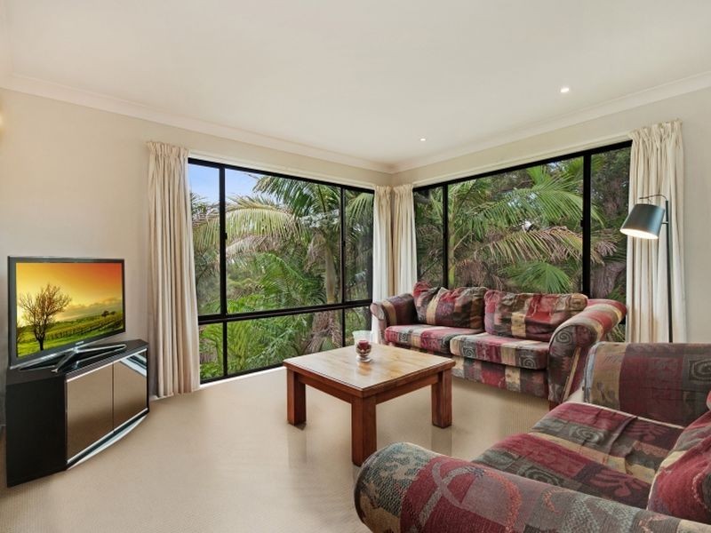 34 Cabbage Tree Ave, Avoca Beach NSW 2251