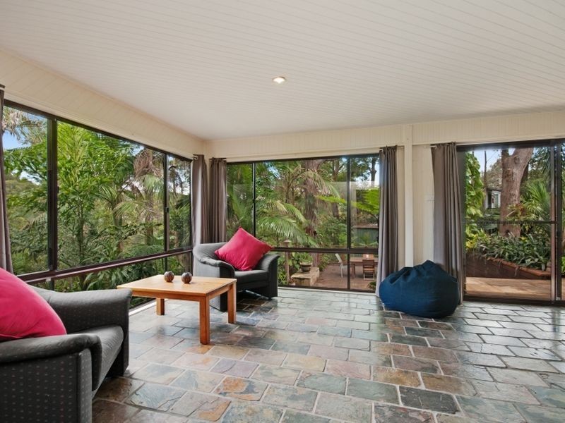 34 Cabbage Tree Ave, Avoca Beach NSW 2251