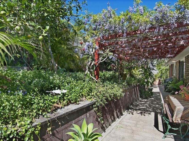 3 Cabbage Tree Avenue, Avoca Beach NSW 2251