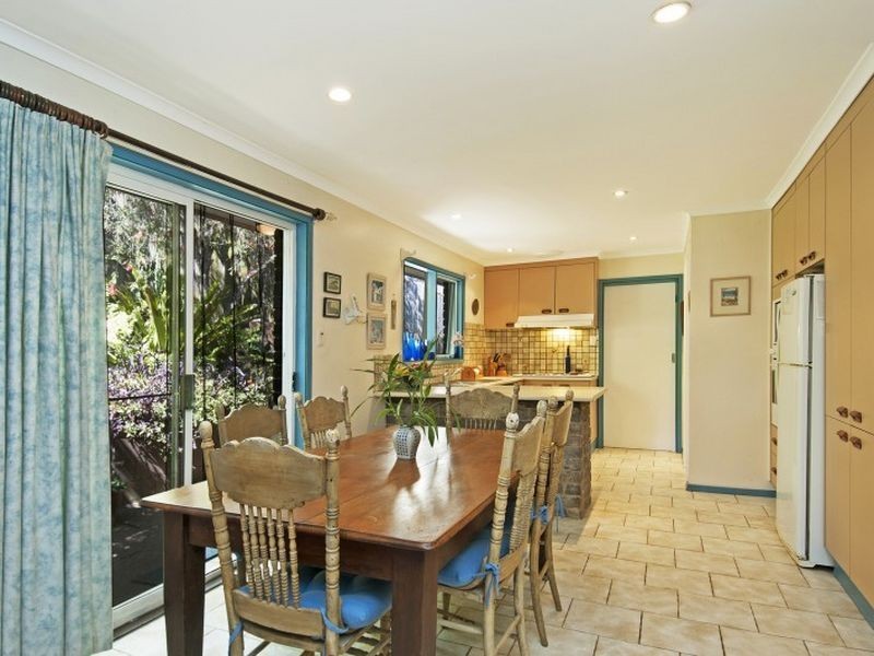 3 Cabbage Tree Avenue, Avoca Beach NSW 2251