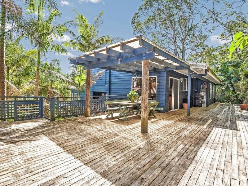 15 Cabbage Tree Avenue, Avoca Beach NSW 2251