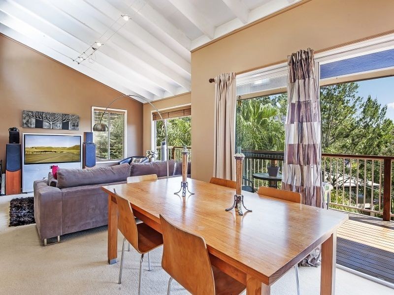 15 Cabbage Tree Avenue, Avoca Beach NSW 2251