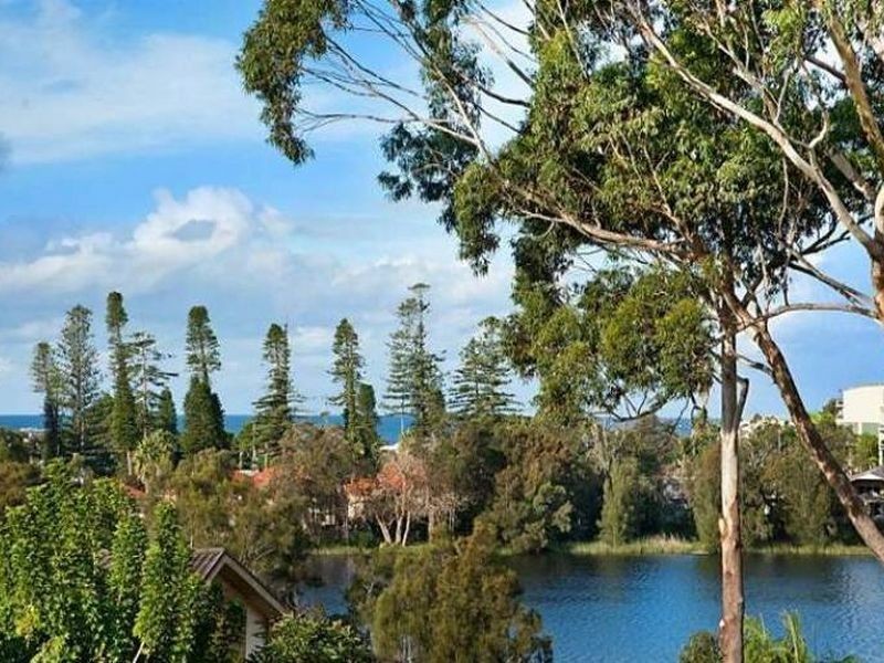307 The Round Drive, Avoca Beach NSW 2251