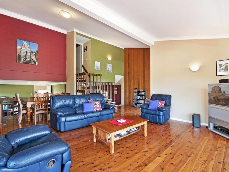 6 Mindaree Avenue, Wyoming NSW 2250