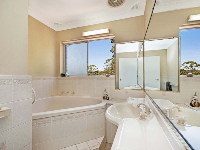 6 Mindaree Avenue, Wyoming NSW 2250