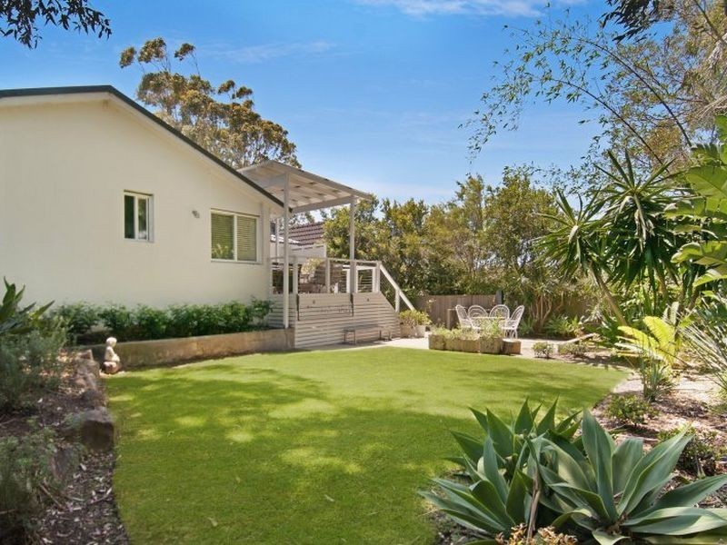 16 Peel Street, Avoca Beach NSW 2251