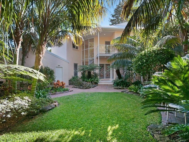 2 Cliff Ave, Avoca Beach NSW 2251