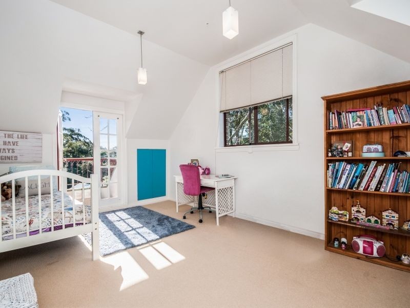 118 The Round Drive, Avoca Beach NSW 2251