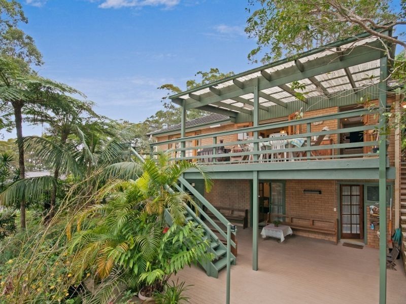 86 Bradleys Rd, North Avoca NSW 2260