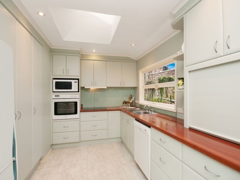 86 Bradleys Rd, North Avoca NSW 2260