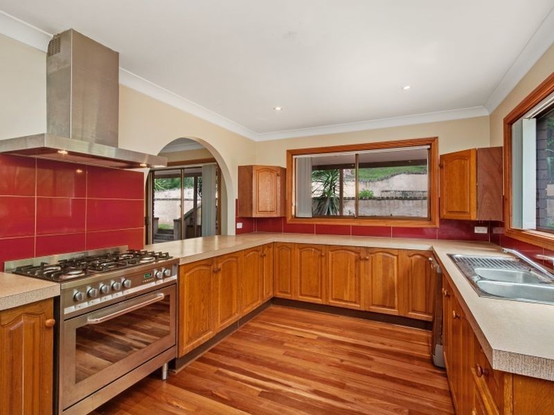 8 Walder Crescent, Avoca Beach NSW 2251