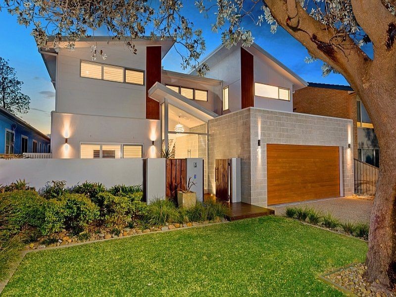 3 North Avoca Pde, North Avoca NSW 2260