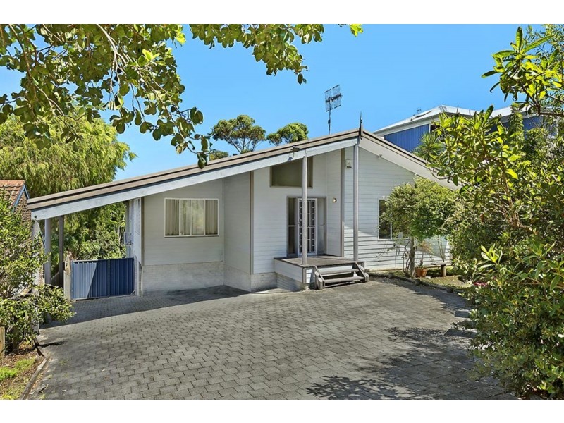 18 Fiesta Crescent, Copacabana NSW 2251