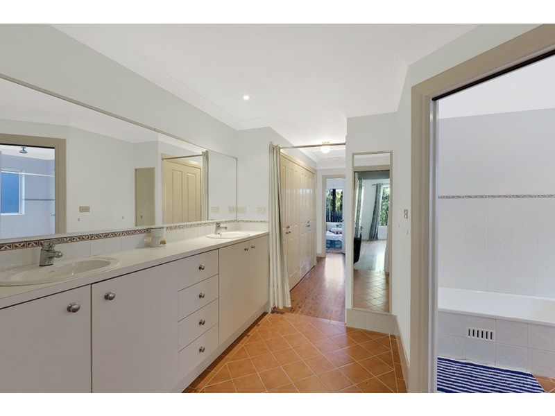 18 Fiesta Crescent, Copacabana NSW 2251