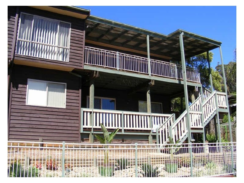 90 Hillside Rd, Avoca Beach NSW 2251