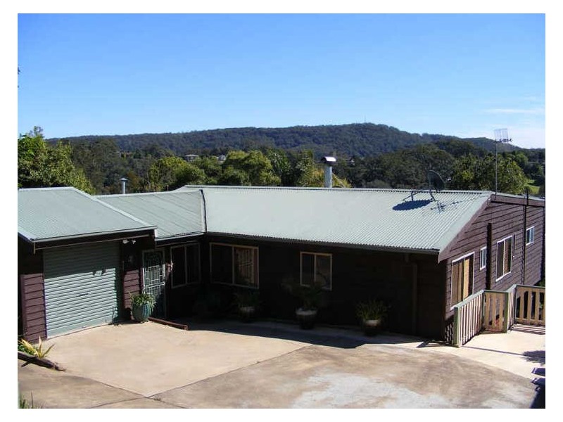 90 Hillside Rd, Avoca Beach NSW 2251