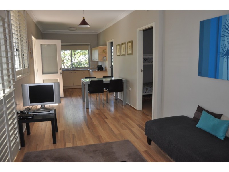 2/102 Copacabana Drive, Copacabana NSW 2251