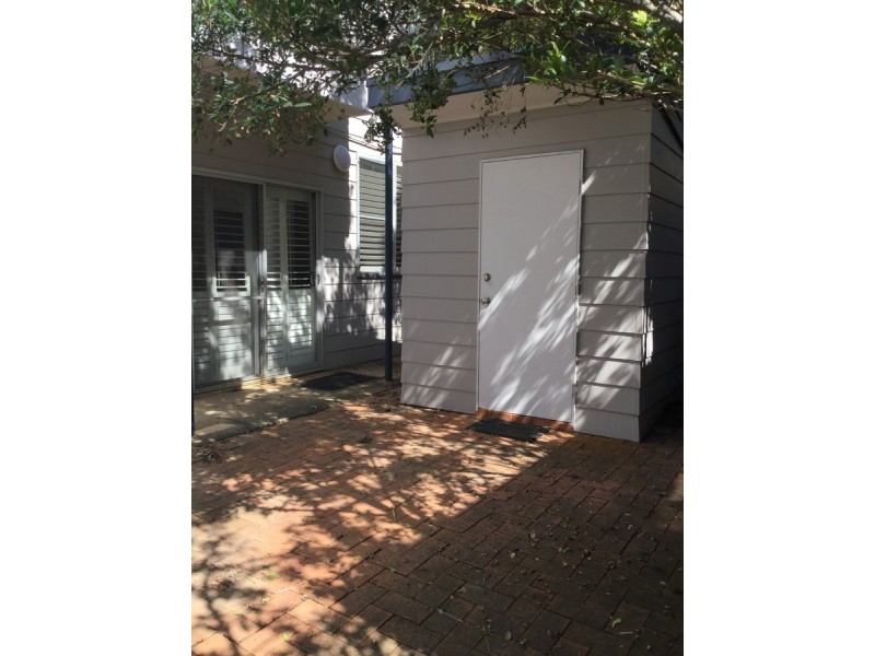 2/102 Copacabana Drive, Copacabana NSW 2251