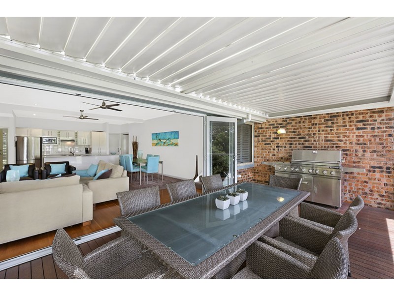 2/27b Ascot Avenue, Avoca Beach NSW 2251