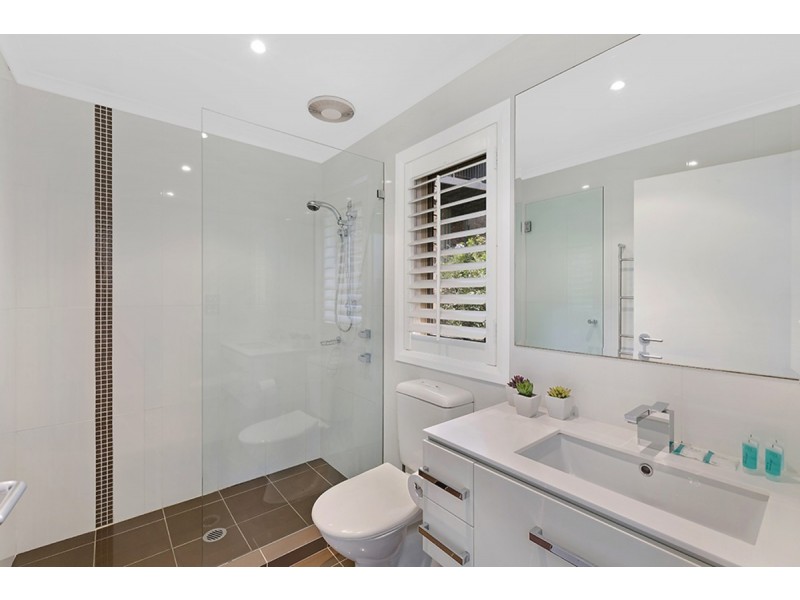 2/27b Ascot Avenue, Avoca Beach NSW 2251