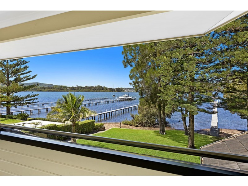 55 Albany Street, Point Frederick NSW 2250