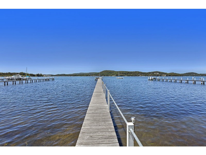 55 Albany Street, Point Frederick NSW 2250