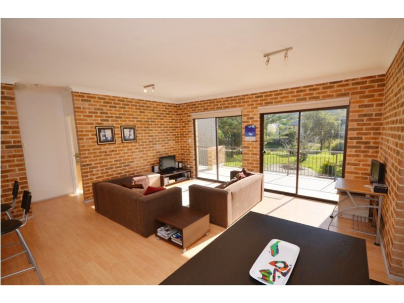 2/4 Del Mar Drive, Copacabana NSW 2251