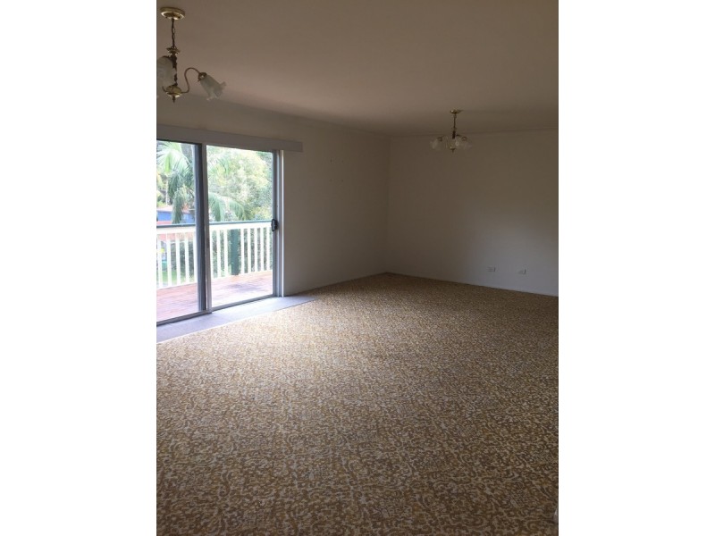 2/105 Del Mar Drive, Copacabana NSW 2251