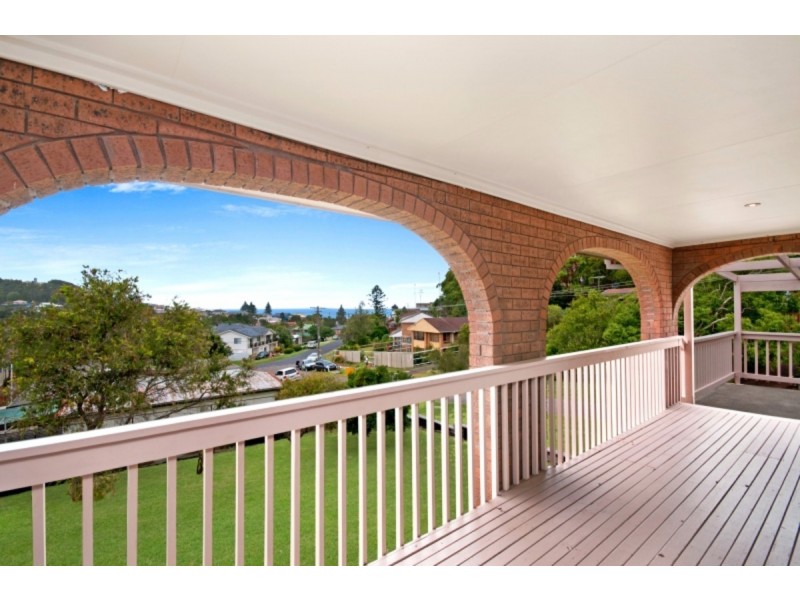 2a Fiesta Crescent, Copacabana NSW 2251