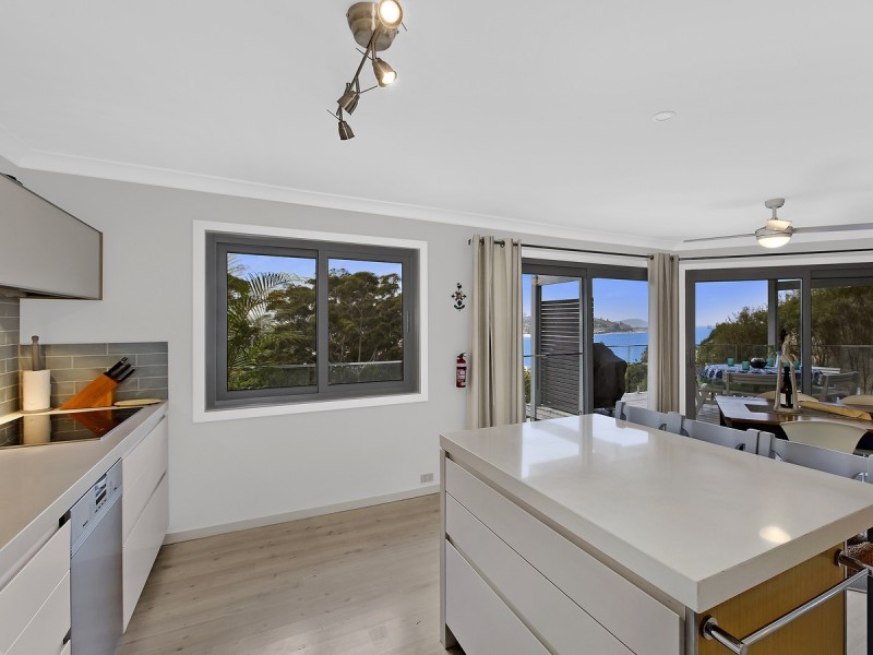30 Fairscene Crescent, Avoca Beach NSW 2251