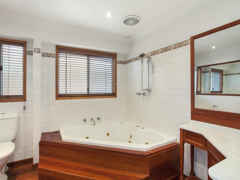 33 Walder Crescent, Avoca Beach NSW 2251