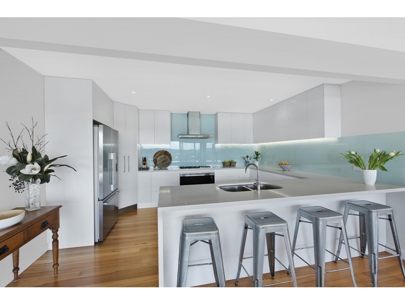 13 Fairscene Crescent, Avoca Beach NSW 2251