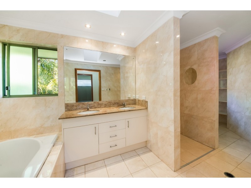 293A The Round Drive, Avoca Beach NSW 2251