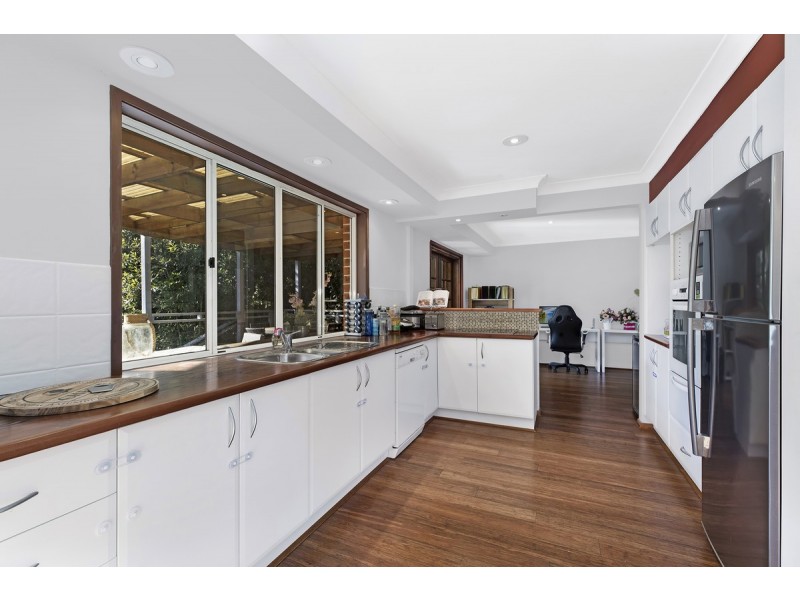 31 Moores Road, Avoca Beach NSW 2251