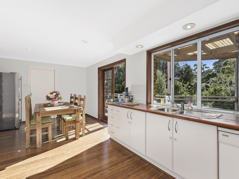 31 Moores Road, Avoca Beach NSW 2251