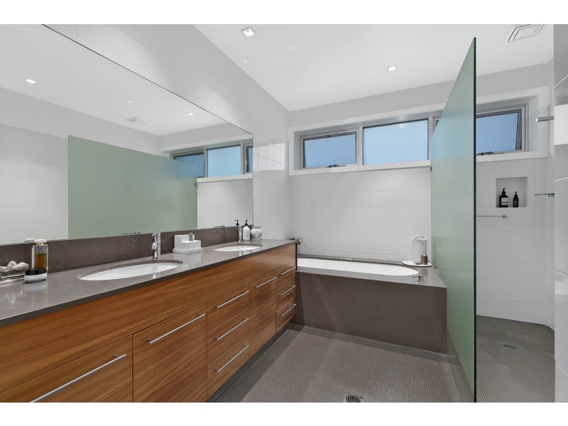 12 Warren Avenue, Avoca Beach NSW 2251