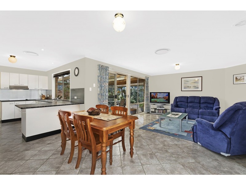 10 Ensenada Road, Copacabana NSW 2251